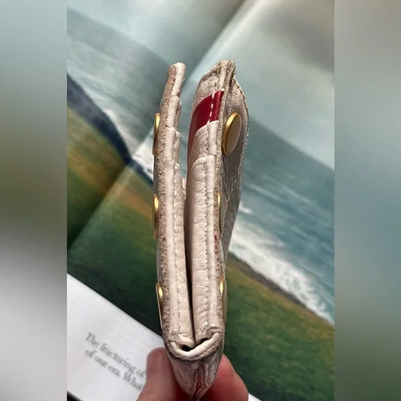 Hammitt 110 North Pebble Leather Wallet In Calla Lilly White/Brushed Gold - Picture 13 of 15